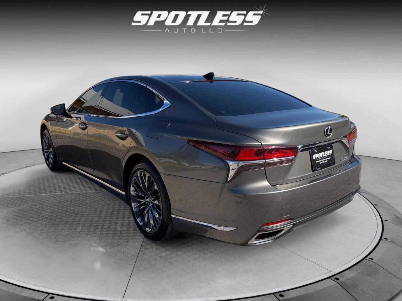 2018 Lexus LS 500 photo 3
