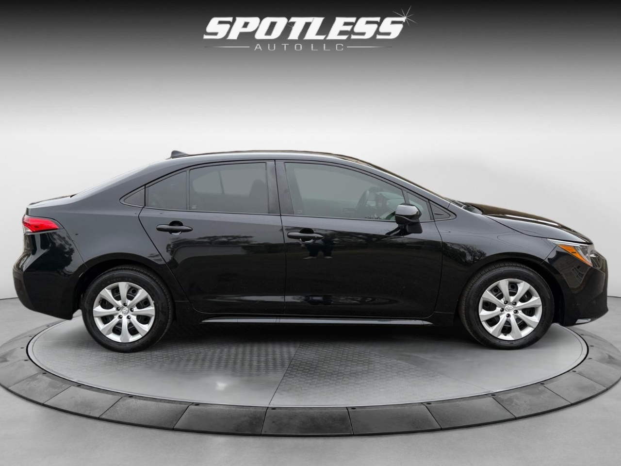 Toyota Corolla LE 2024