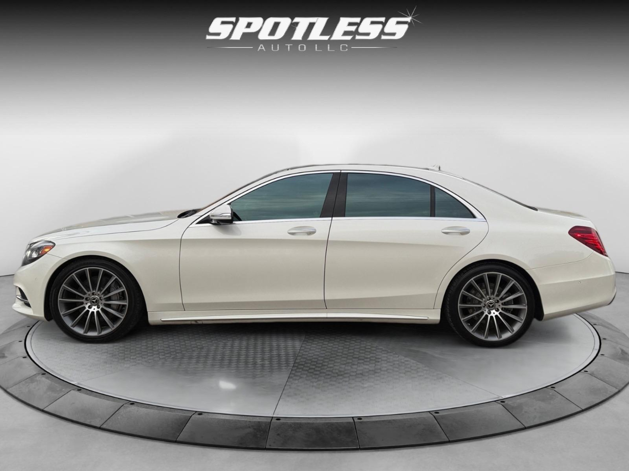 2017 Mercedes Benz S 550 photo 2