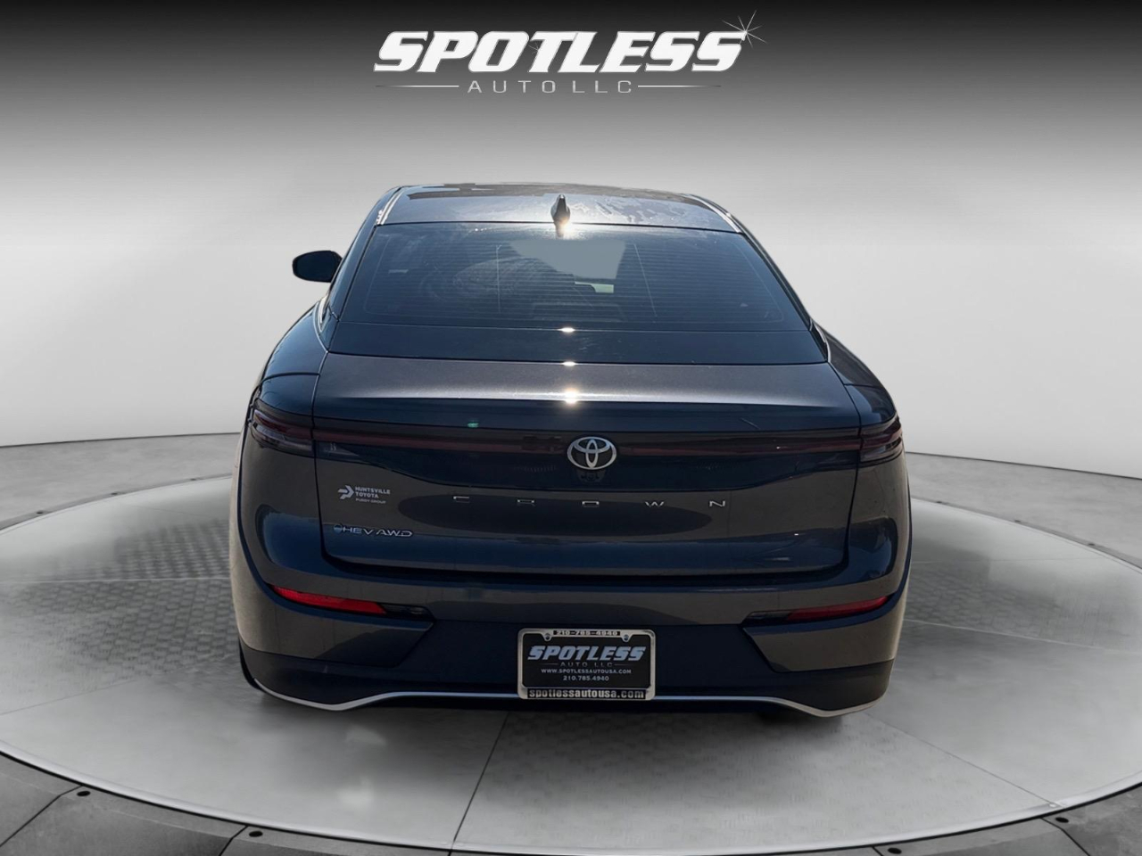 Toyota Crown XLE 2024