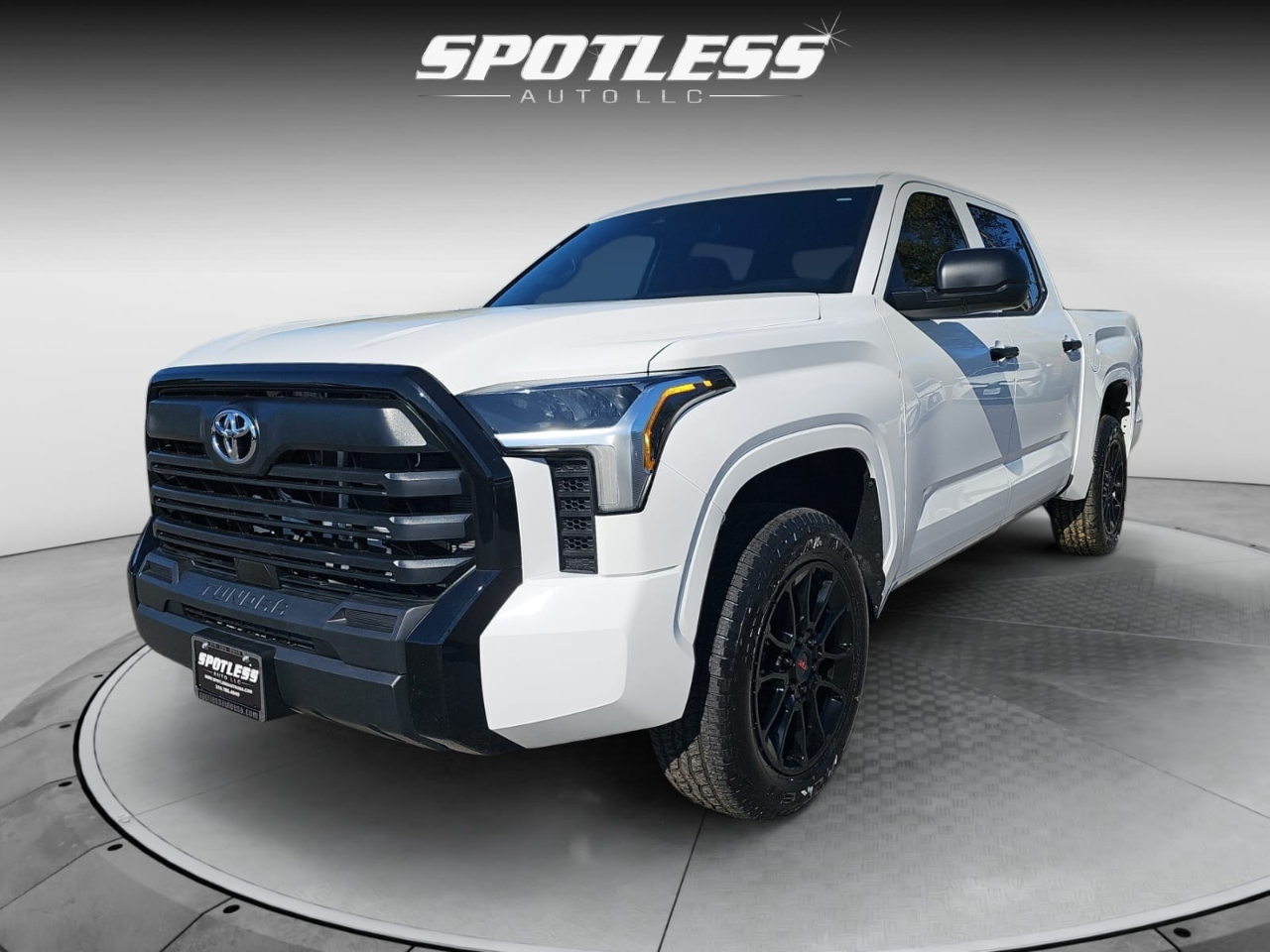 Toyota Tundra SR CrewMax 4WD 2025