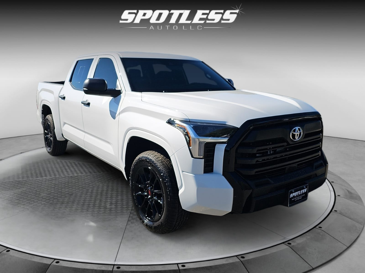 Toyota Tundra SR CrewMax 4WD 2025