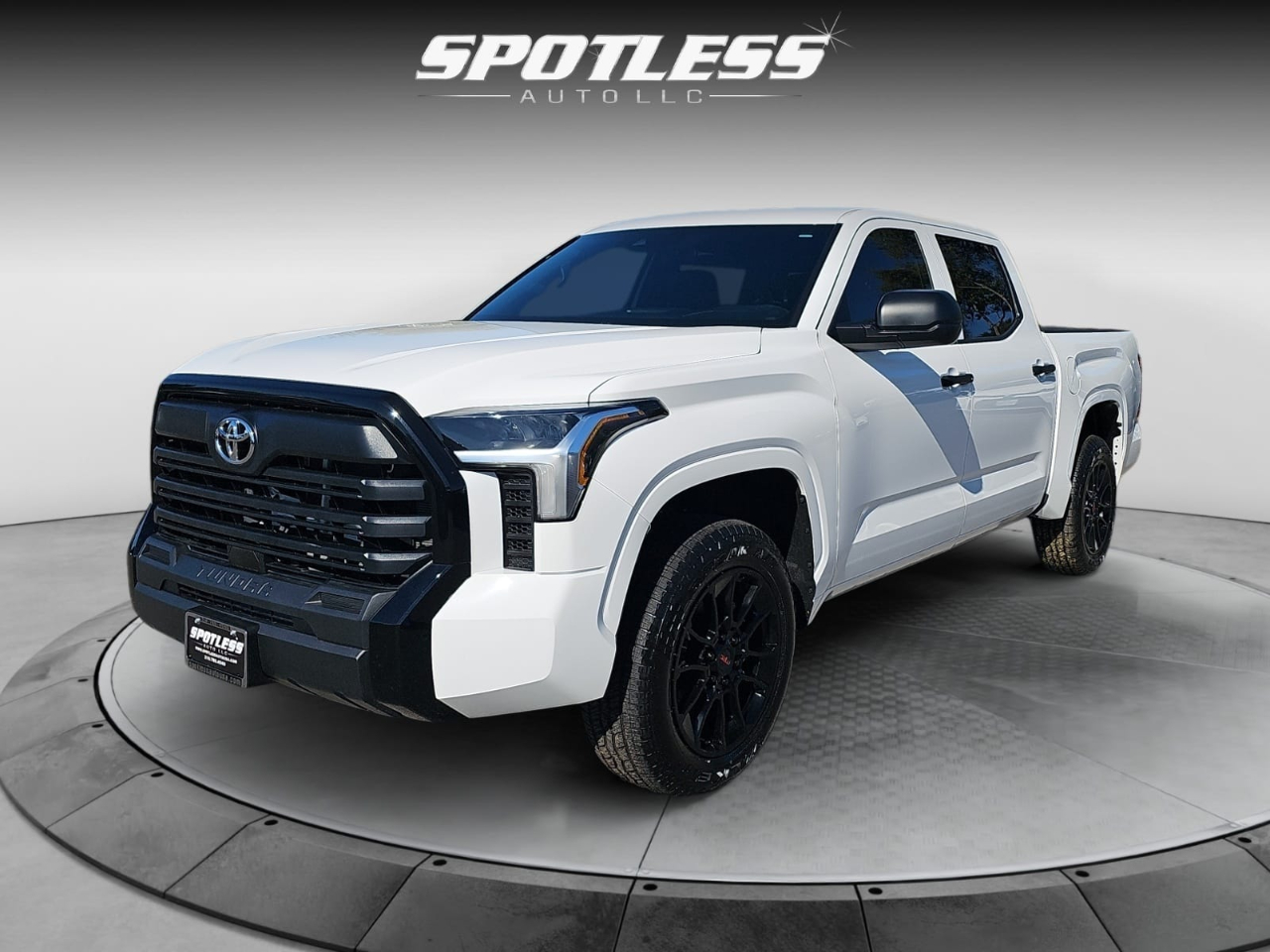 Toyota Tundra SR CrewMax 4WD 2025