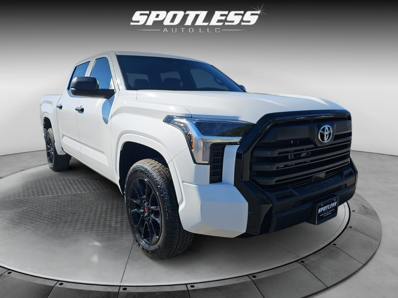Toyota Tundra SR CrewMax 4WD 2025