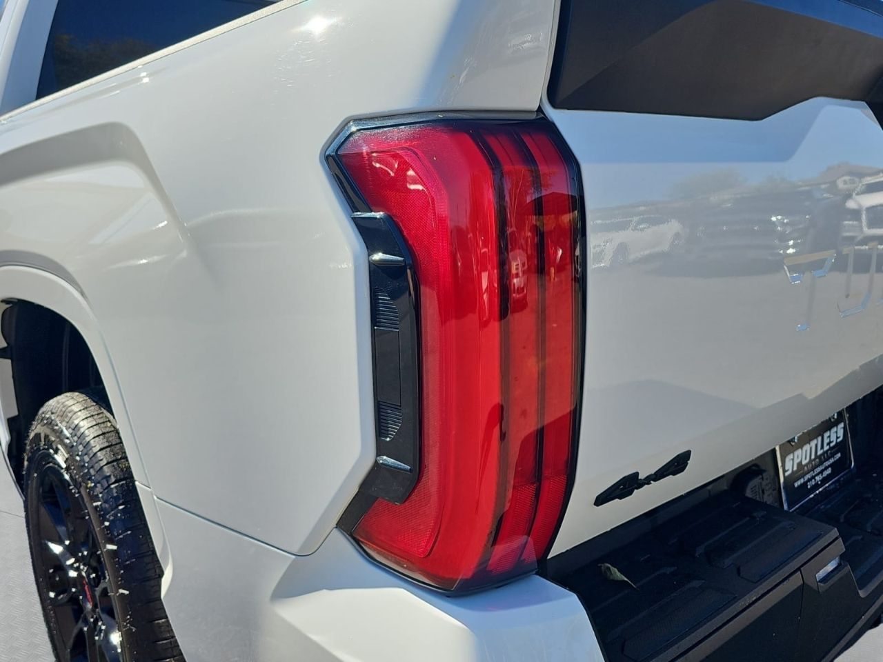 Toyota Tundra SR CrewMax 4WD 2025