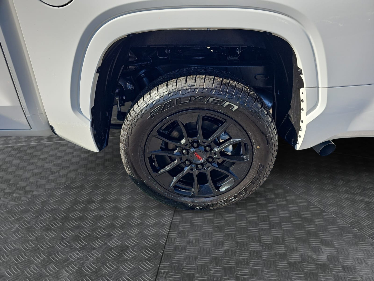 Toyota Tundra SR CrewMax 4WD 2025
