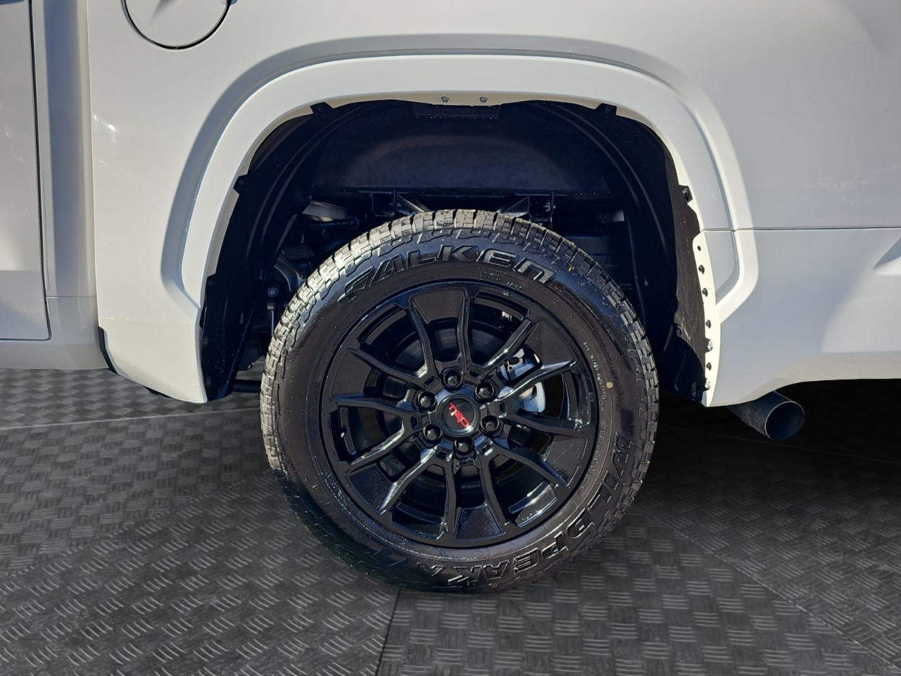 Toyota Tundra SR CrewMax 4WD 2025