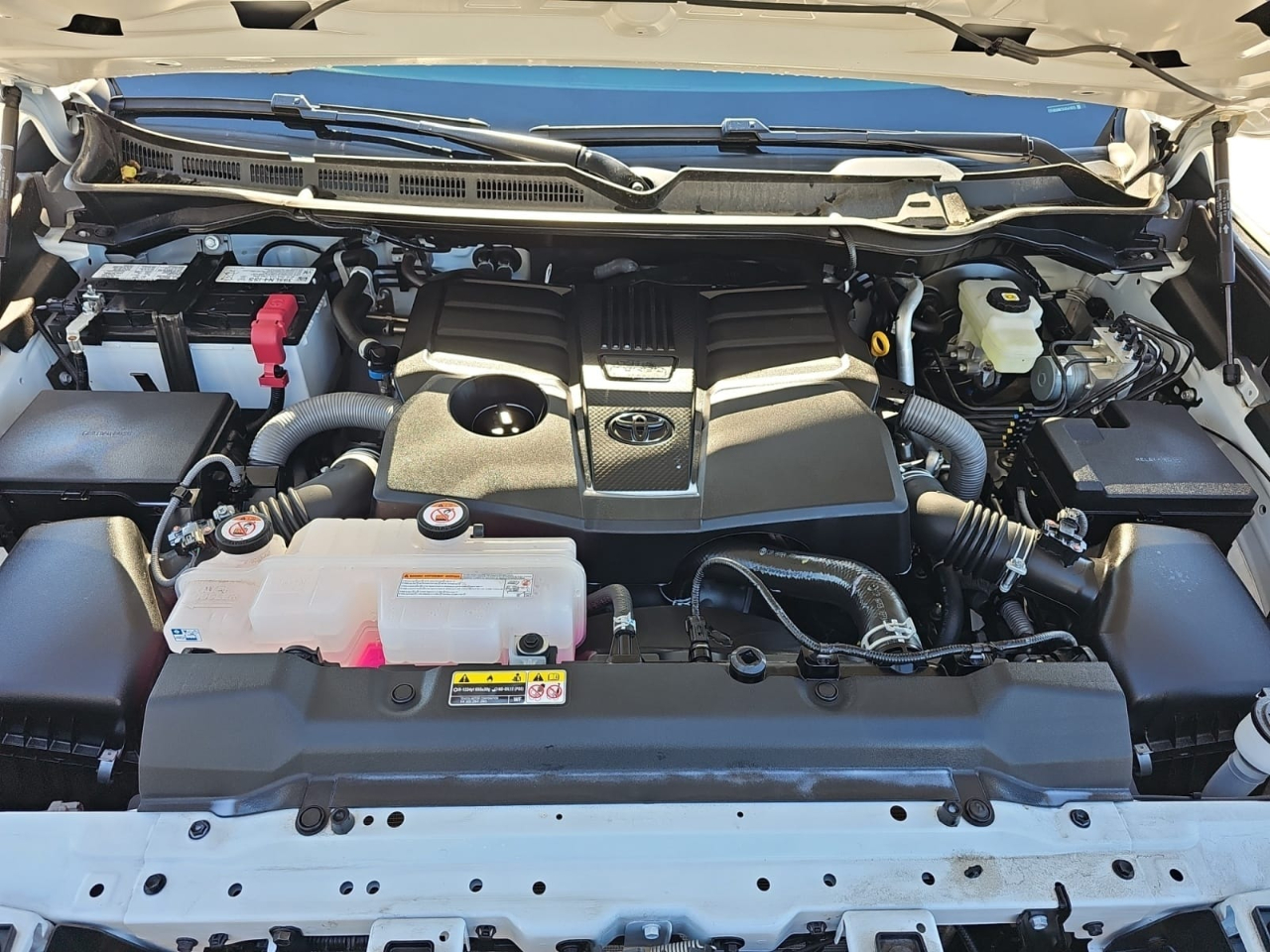 Toyota Tundra SR CrewMax 4WD 2025