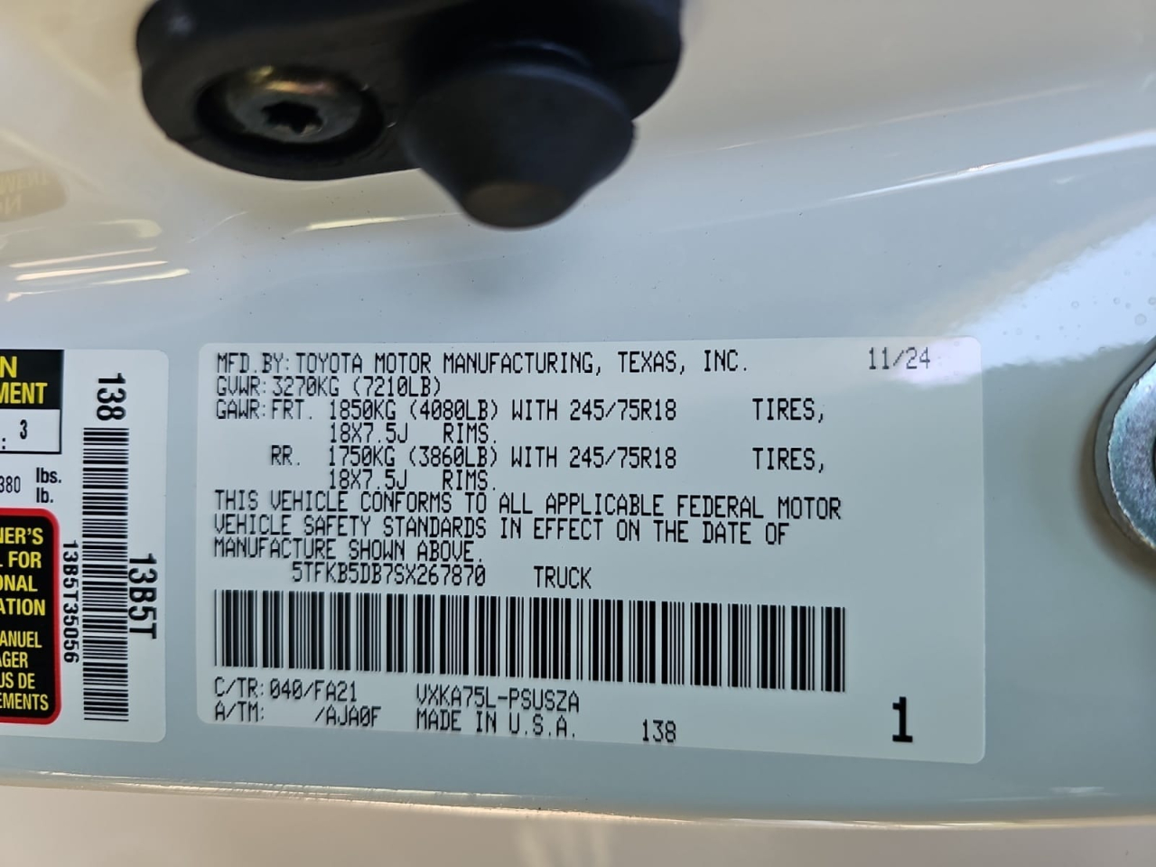 Toyota Tundra SR CrewMax 4WD 2025