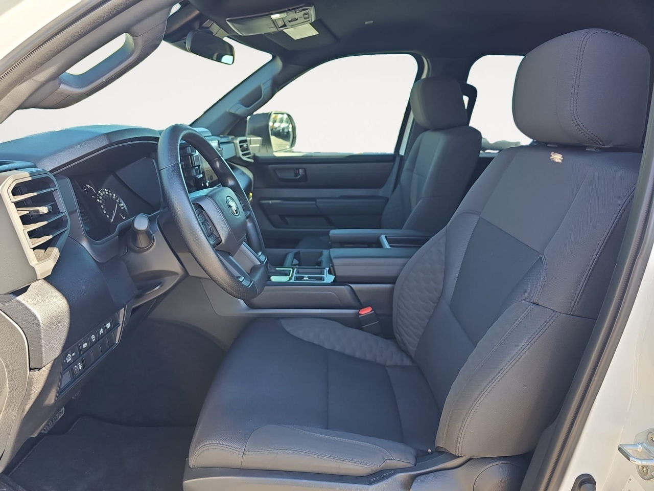 Toyota Tundra SR CrewMax 4WD 2025