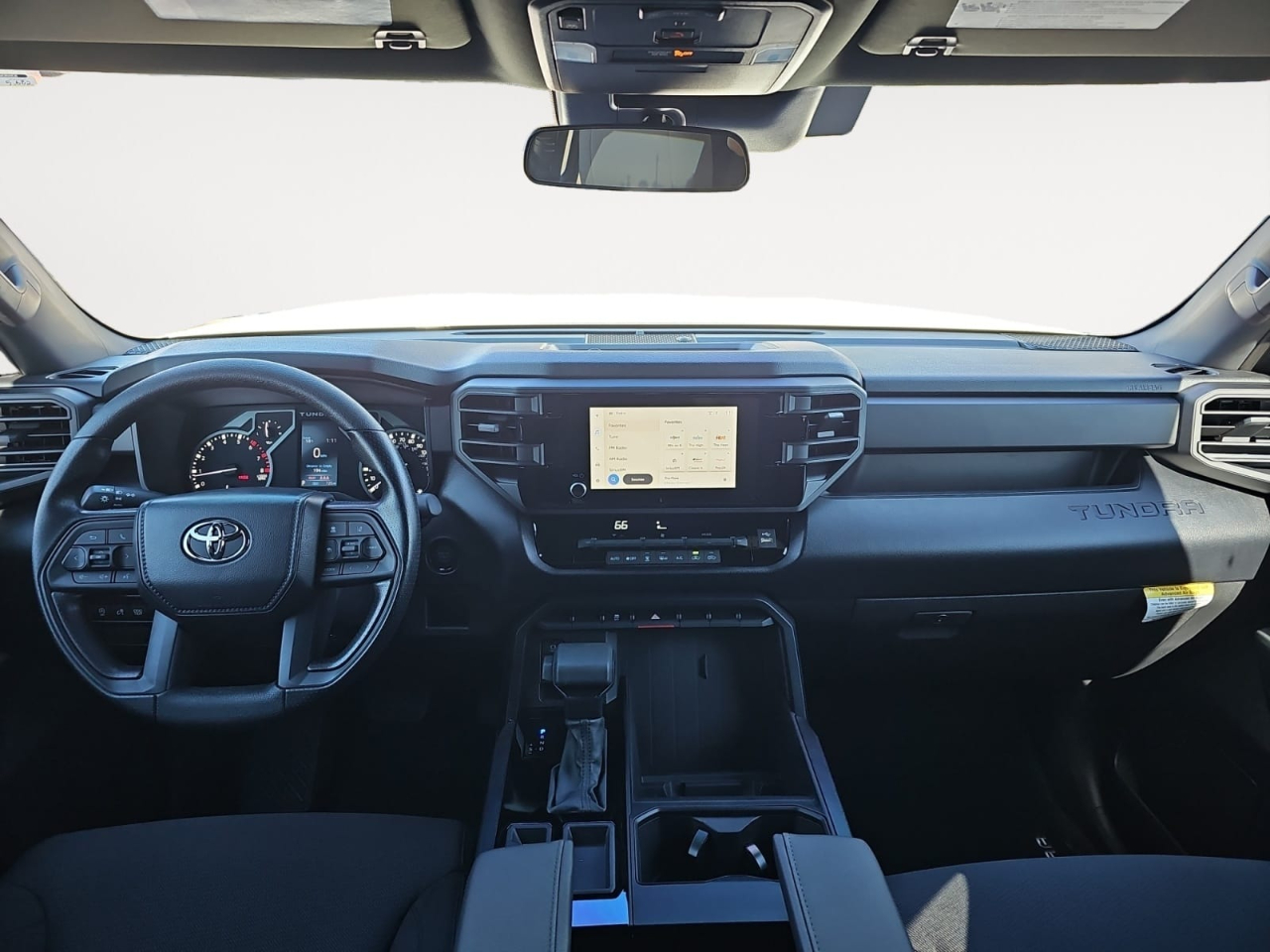 Toyota Tundra SR CrewMax 4WD 2025