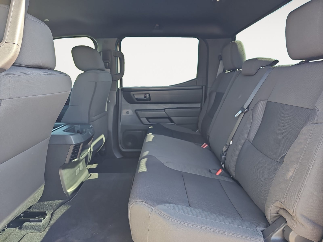 Toyota Tundra SR CrewMax 4WD 2025