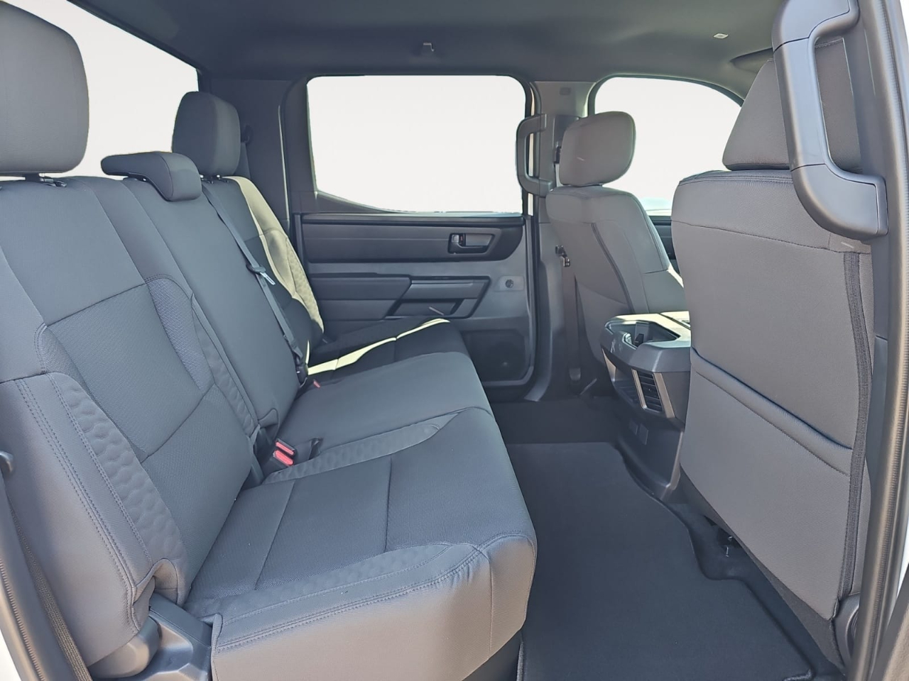 Toyota Tundra SR CrewMax 4WD 2025