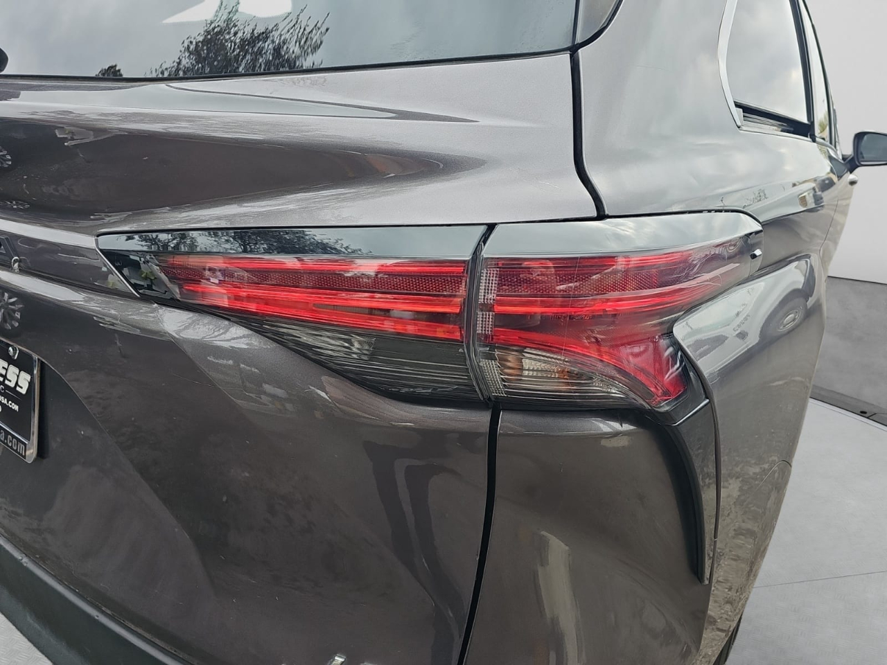 Toyota Sienna LE 8-Passenger 2021