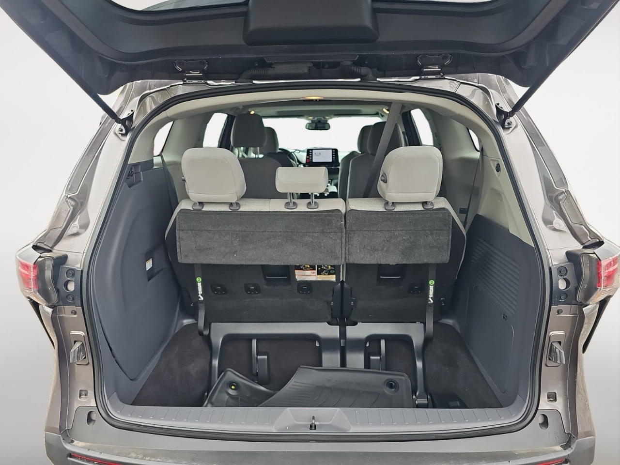Toyota Sienna LE 8-Passenger 2021