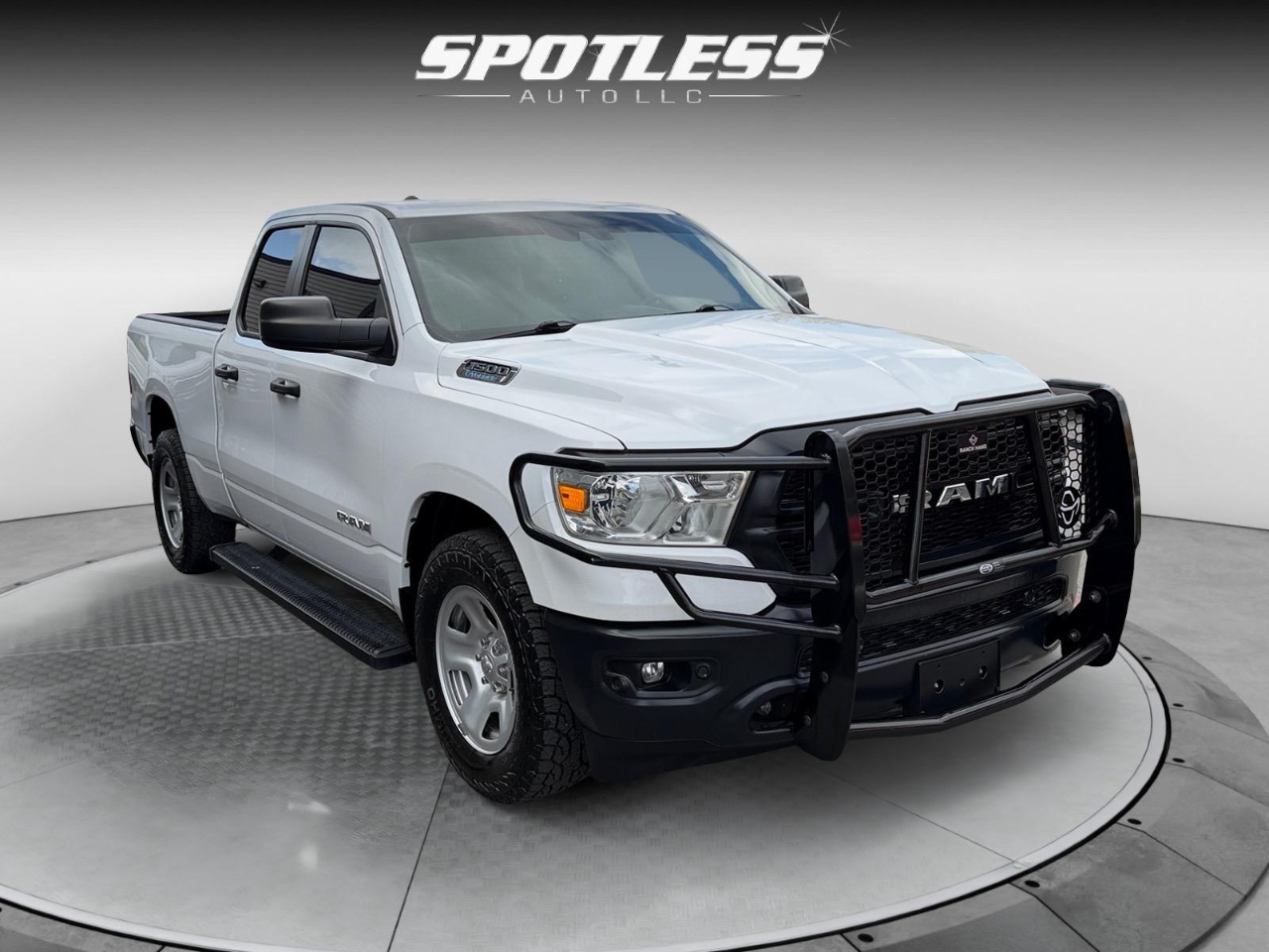 RAM 1500 Tradesman Quad Cab 2WD 2022