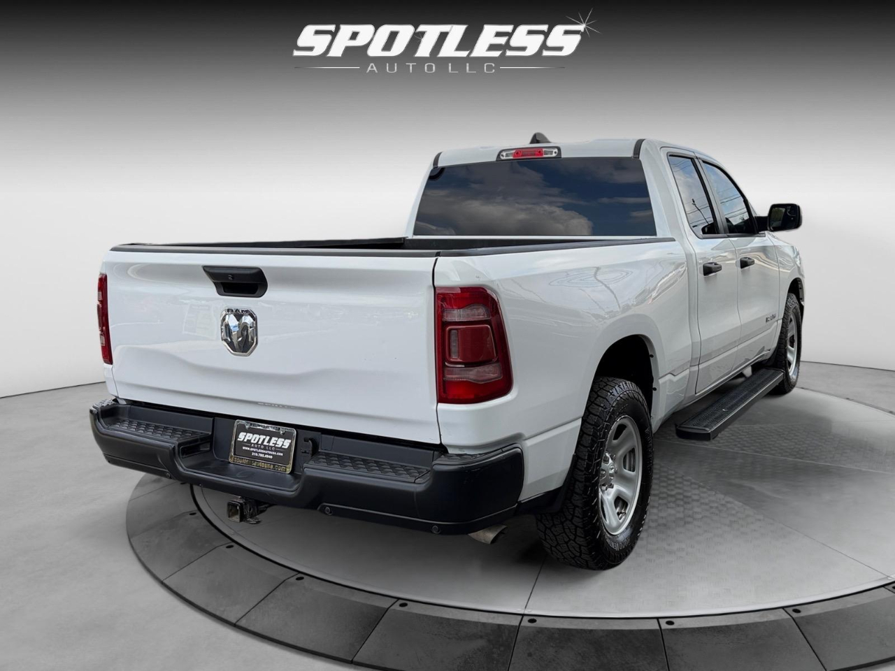 RAM 1500 Tradesman Quad Cab 2WD 2022