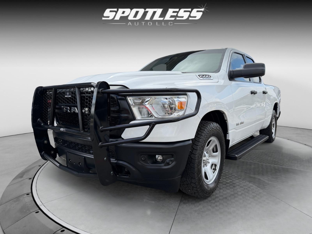 RAM 1500 Tradesman Quad Cab 2WD 2022
