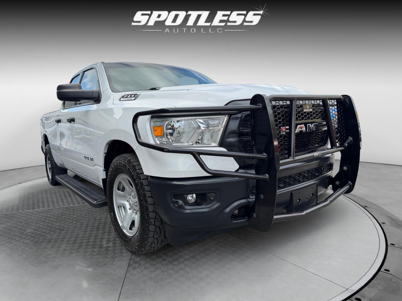 RAM 1500 Tradesman Quad Cab 2WD 2022