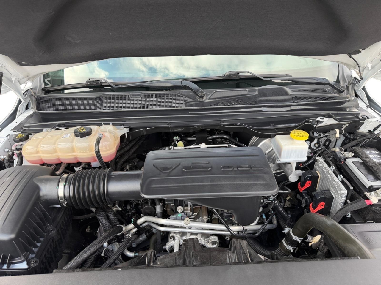 RAM 1500 Tradesman Quad Cab 2WD 2022