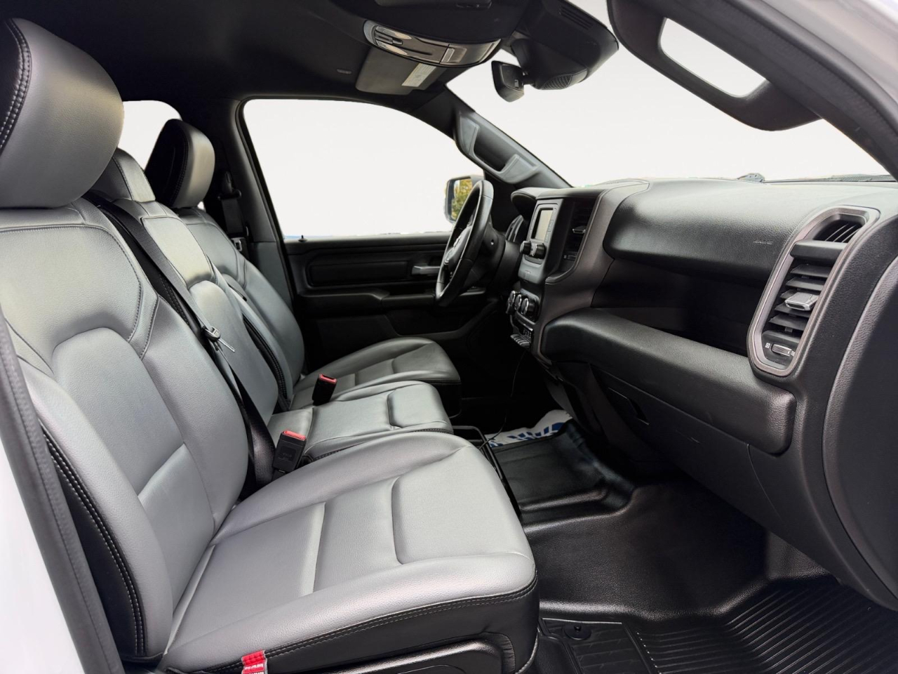 RAM 1500 Tradesman Quad Cab 2WD 2022