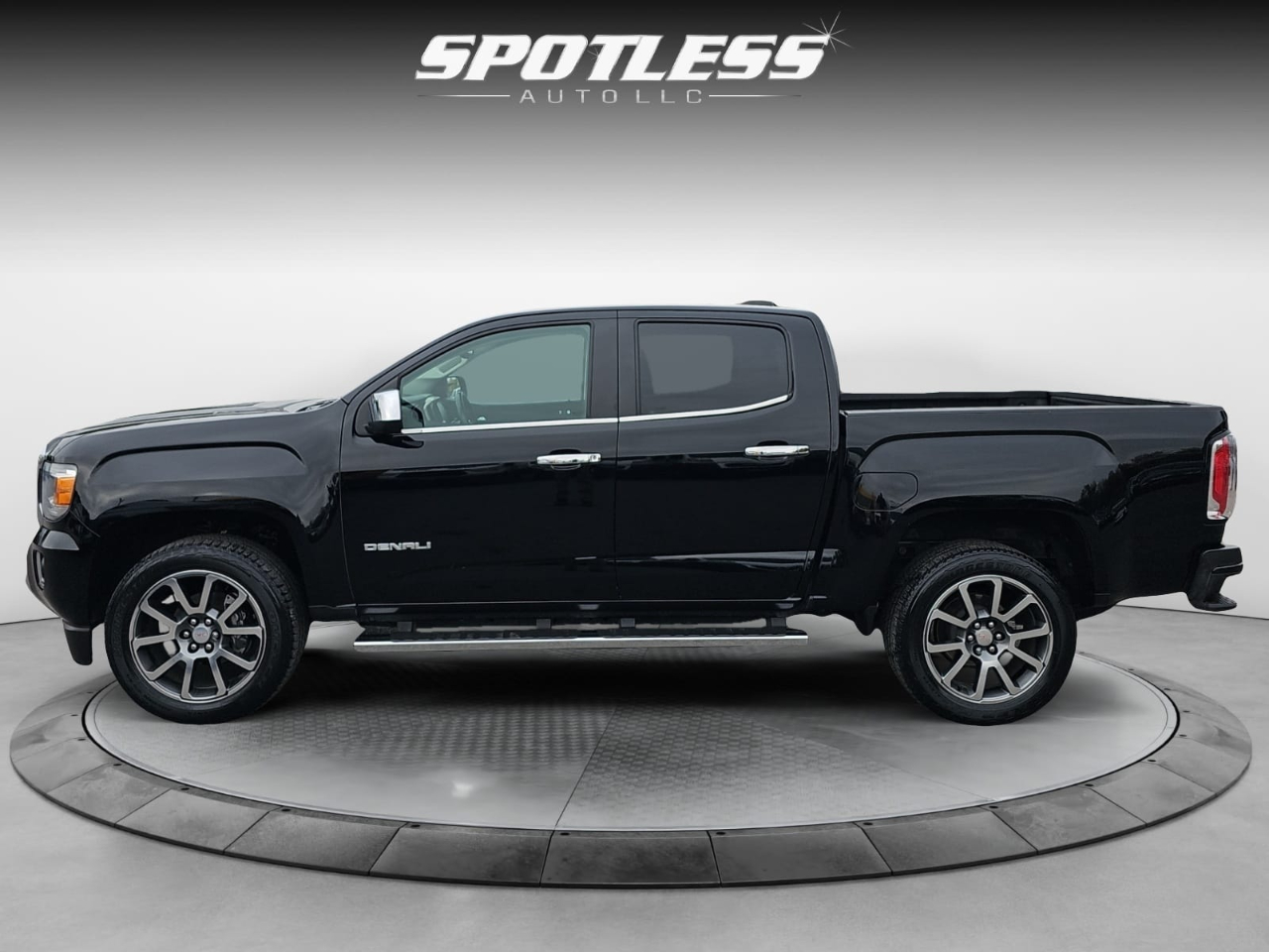 GMC Canyon Denali Crew Cab 2WD Long Box 2019