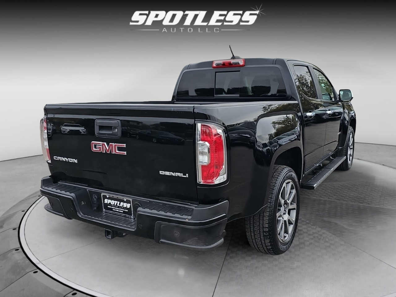 GMC Canyon Denali Crew Cab 2WD Long Box 2019