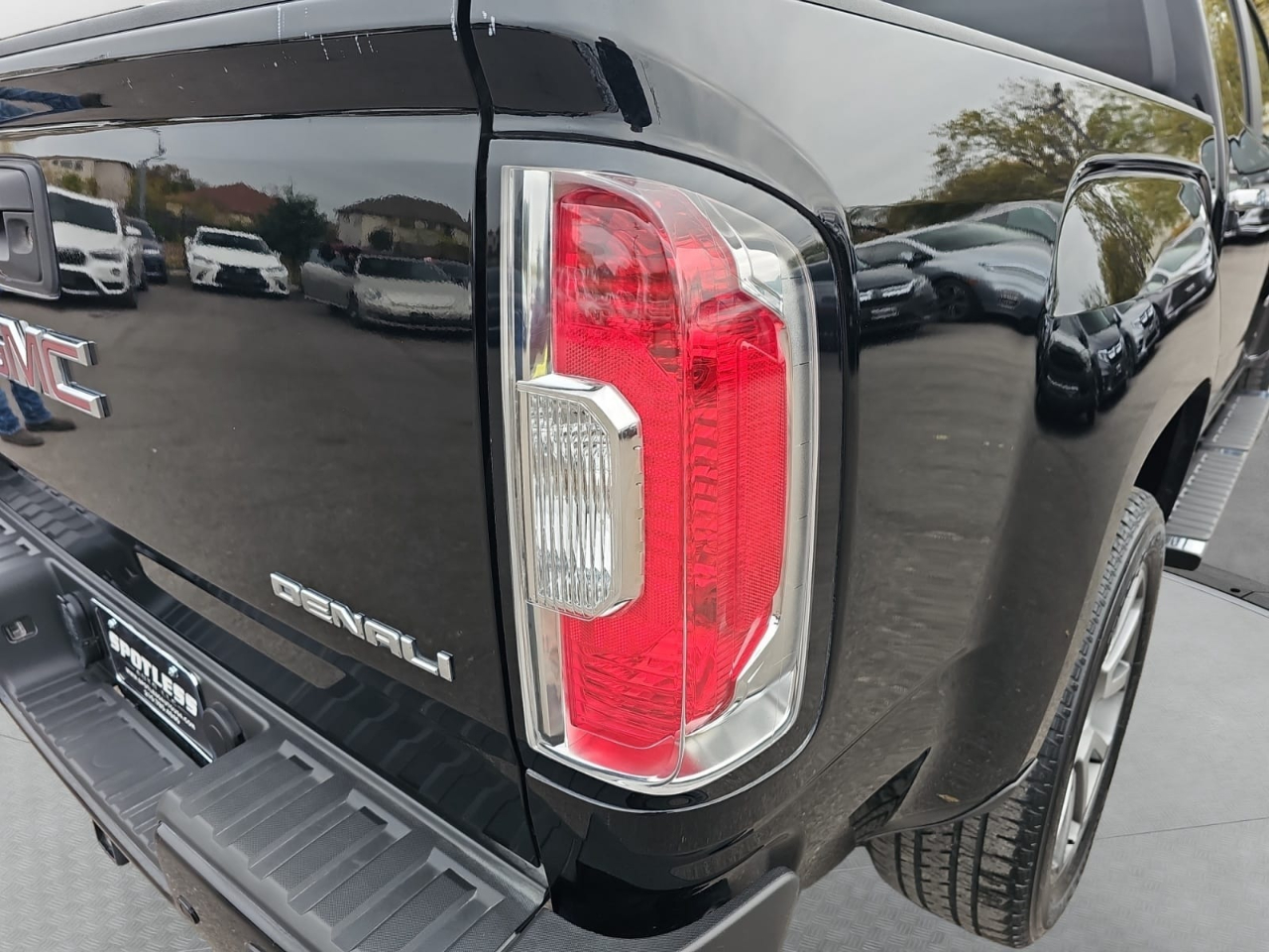 GMC Canyon Denali Crew Cab 2WD Long Box 2019