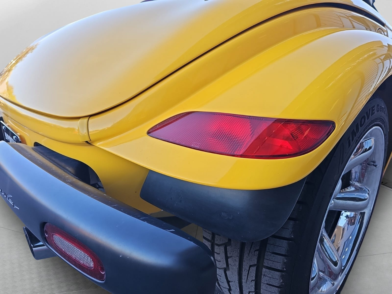 Plymouth Prowler Base 2000