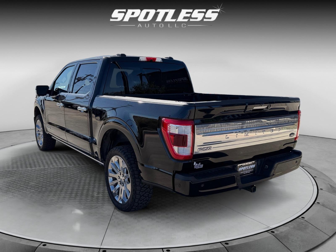 Ford F-150 Lariat SuperCrew 5.5-ft. Bed 4WD 2023