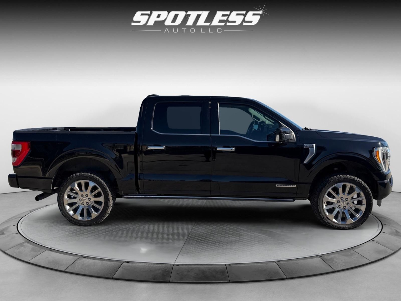 Ford F-150 Lariat SuperCrew 5.5-ft. Bed 4WD 2023