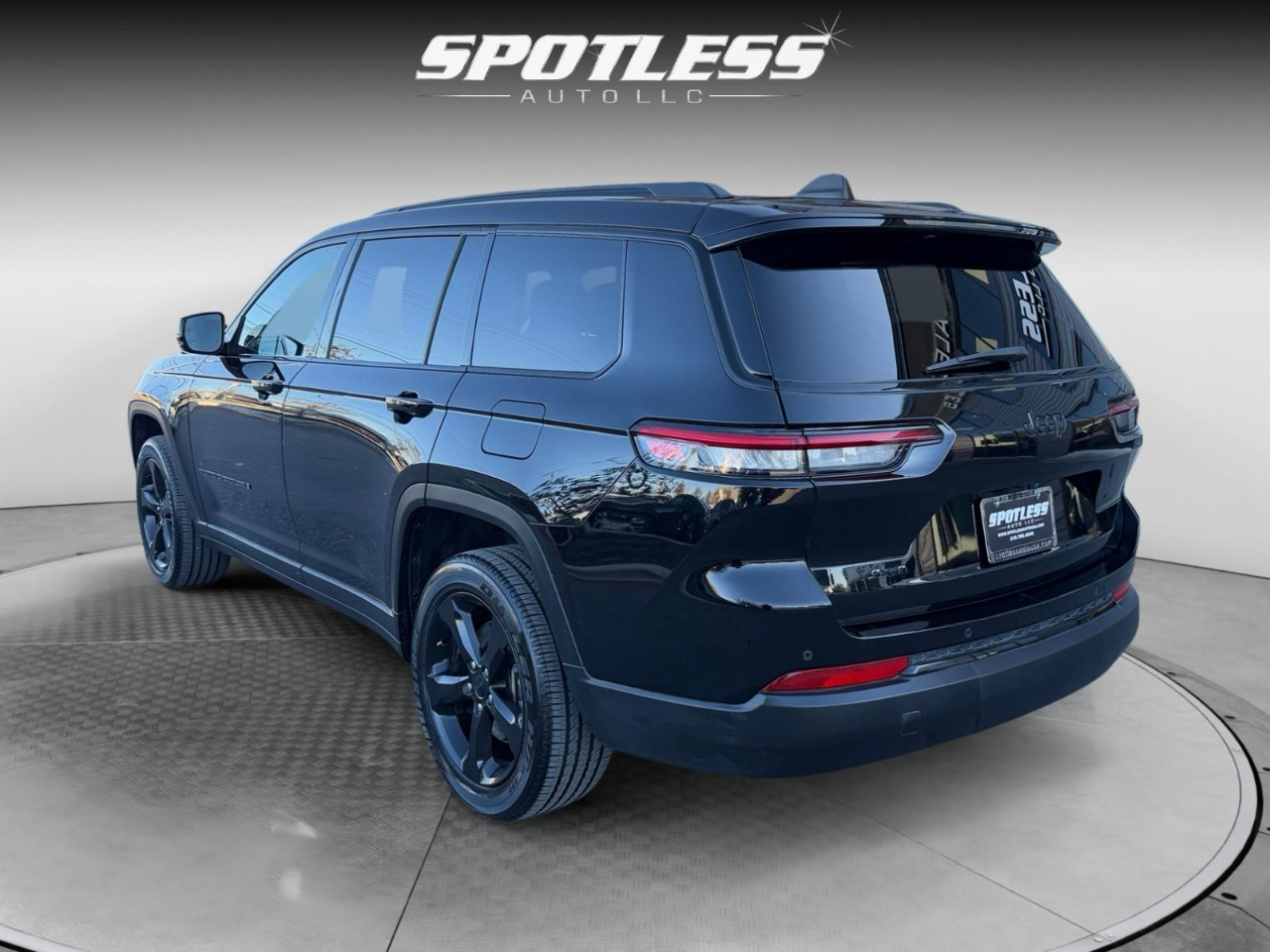 Jeep Grand Cherokee L Laredo 4WD 2023