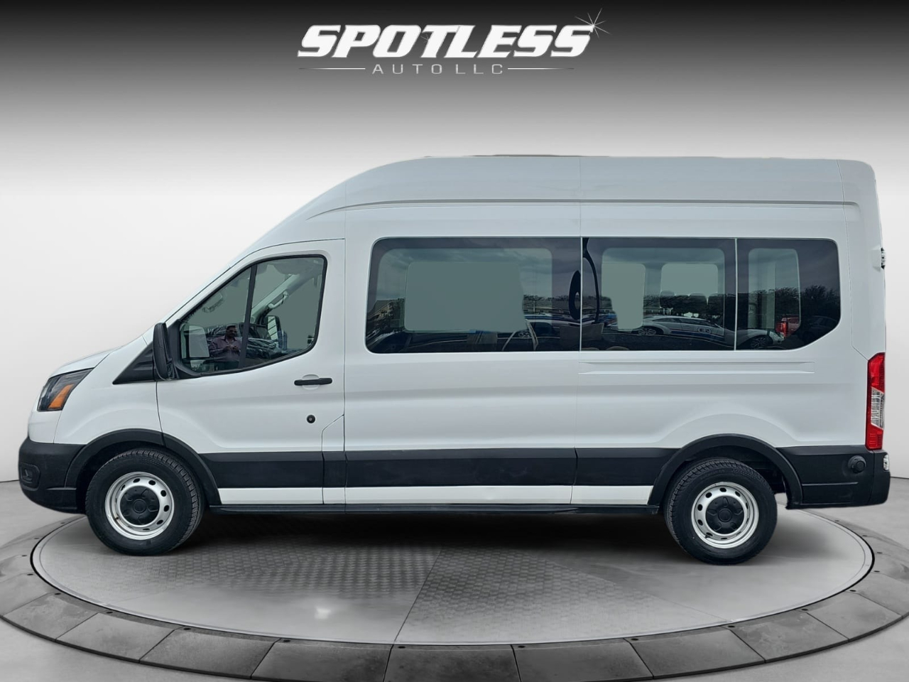 Ford Transit 350 Wagon High Roof XL w/Sliding Pass. 148-in. WB 2020