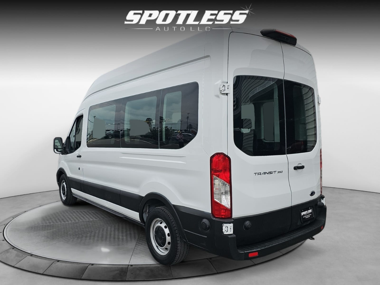 Ford Transit 350 Wagon High Roof XL w/Sliding Pass. 148-in. WB 2020