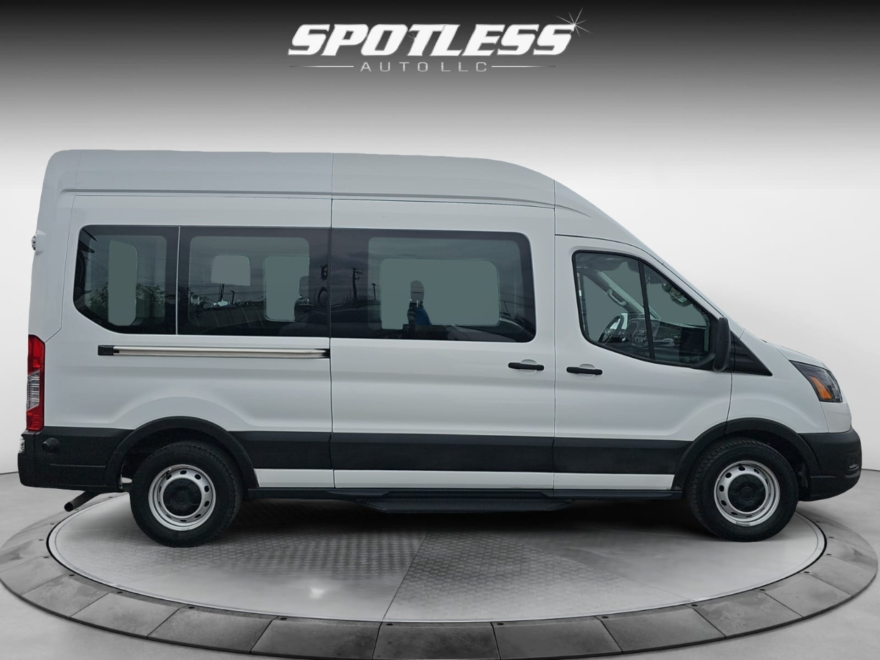 Ford Transit 350 Wagon High Roof XL w/Sliding Pass. 148-in. WB 2020