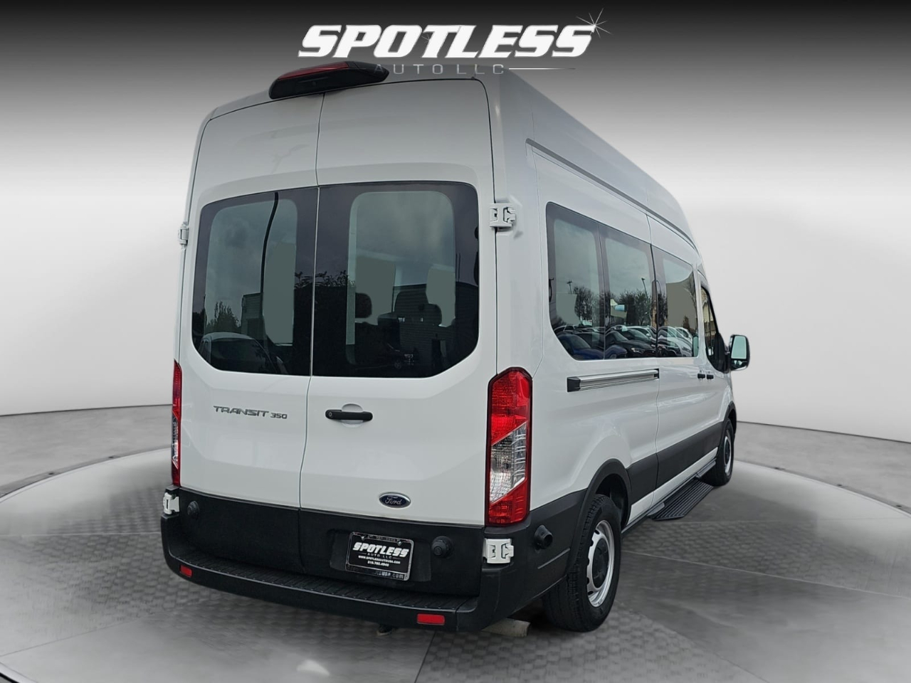Ford Transit 350 Wagon High Roof XL w/Sliding Pass. 148-in. WB 2020
