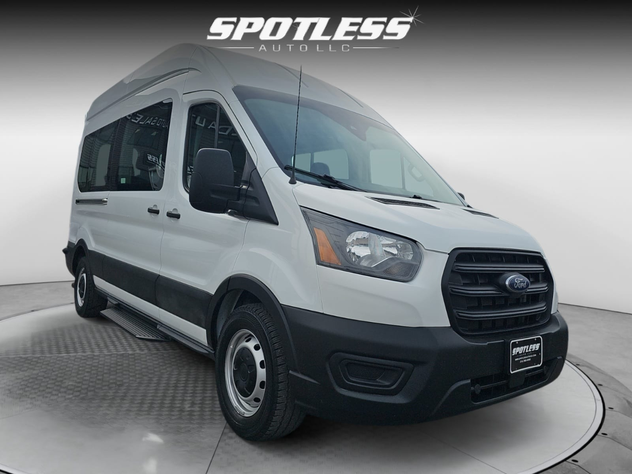 Ford Transit 350 Wagon High Roof XL w/Sliding Pass. 148-in. WB 2020