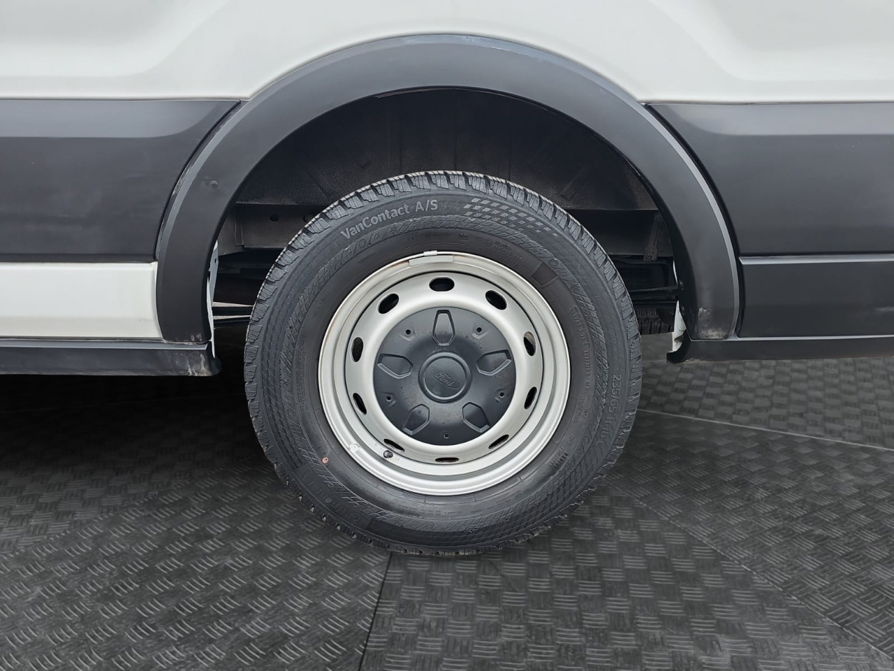 Ford Transit 350 Wagon High Roof XL w/Sliding Pass. 148-in. WB 2020