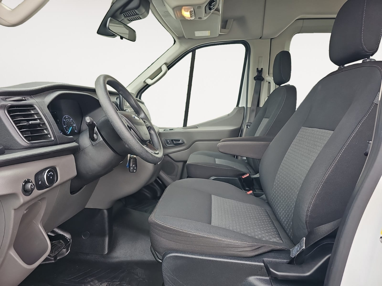 Ford Transit 350 Wagon High Roof XL w/Sliding Pass. 148-in. WB 2020