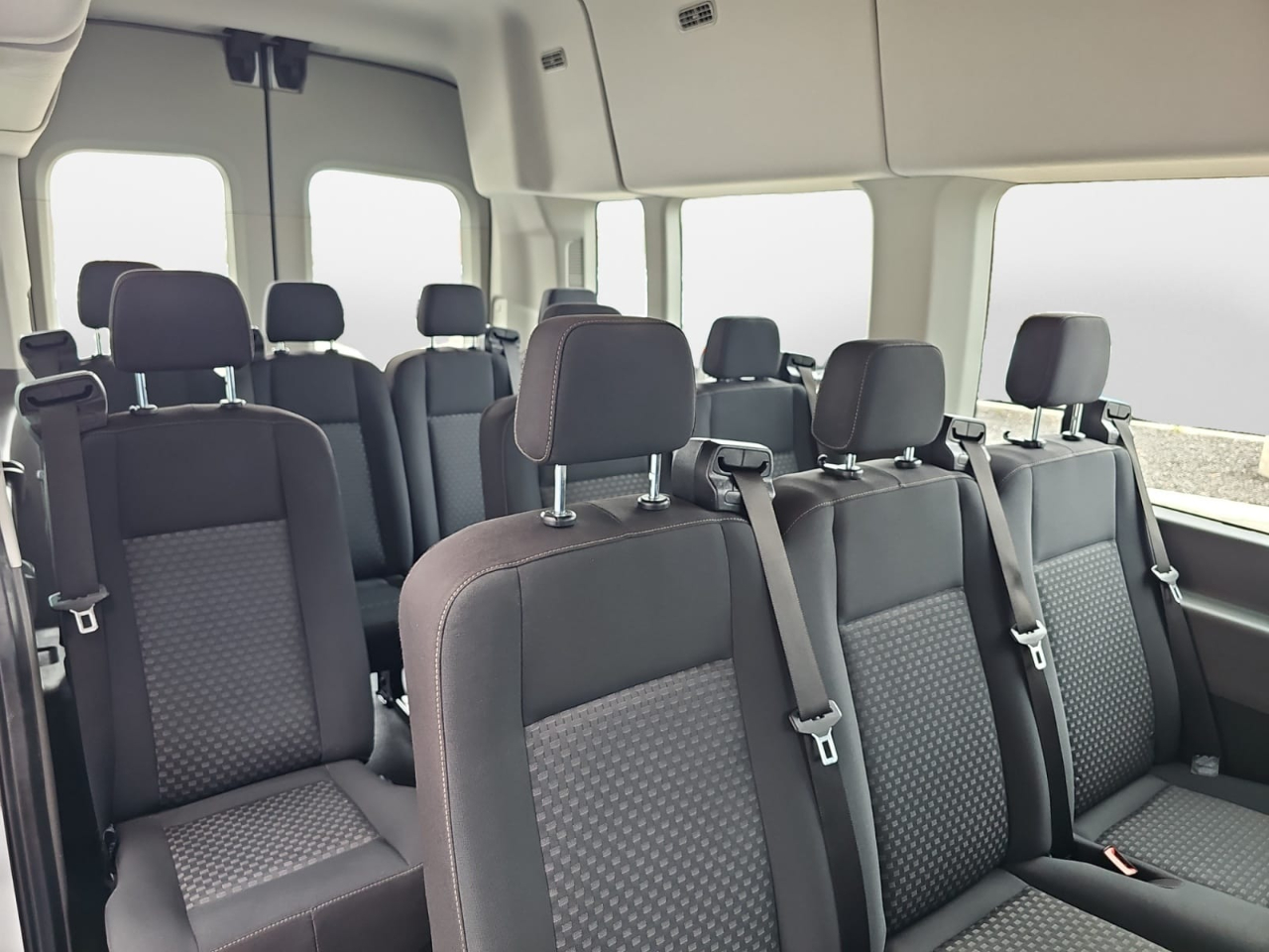 Ford Transit 350 Wagon High Roof XL w/Sliding Pass. 148-in. WB 2020