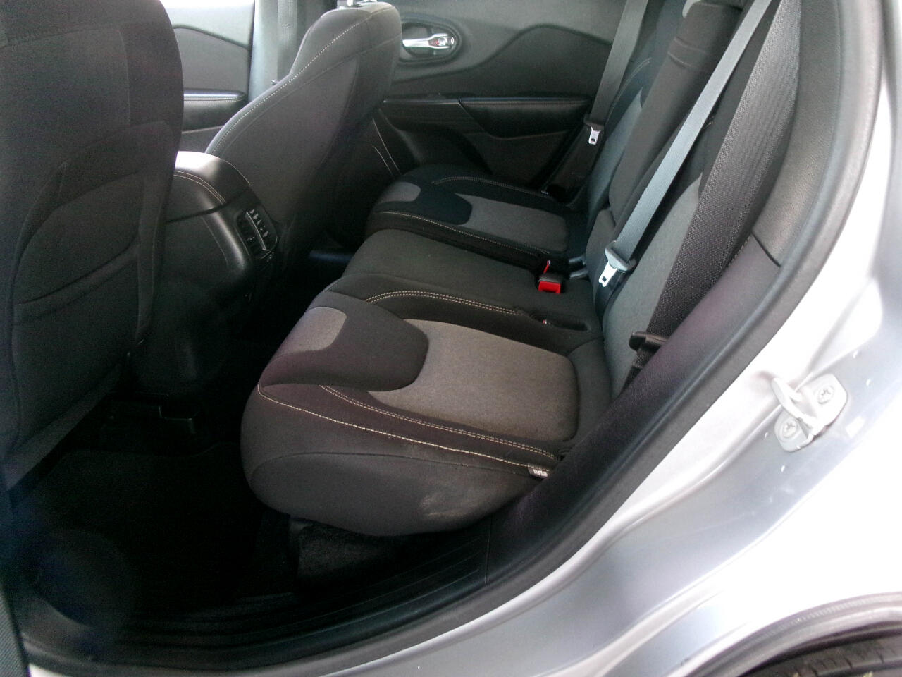 2014 Jeep Cherokee Latitude photo 10