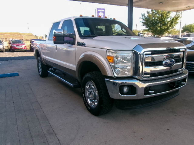 2012 Ford F-350 Lariat photo 2