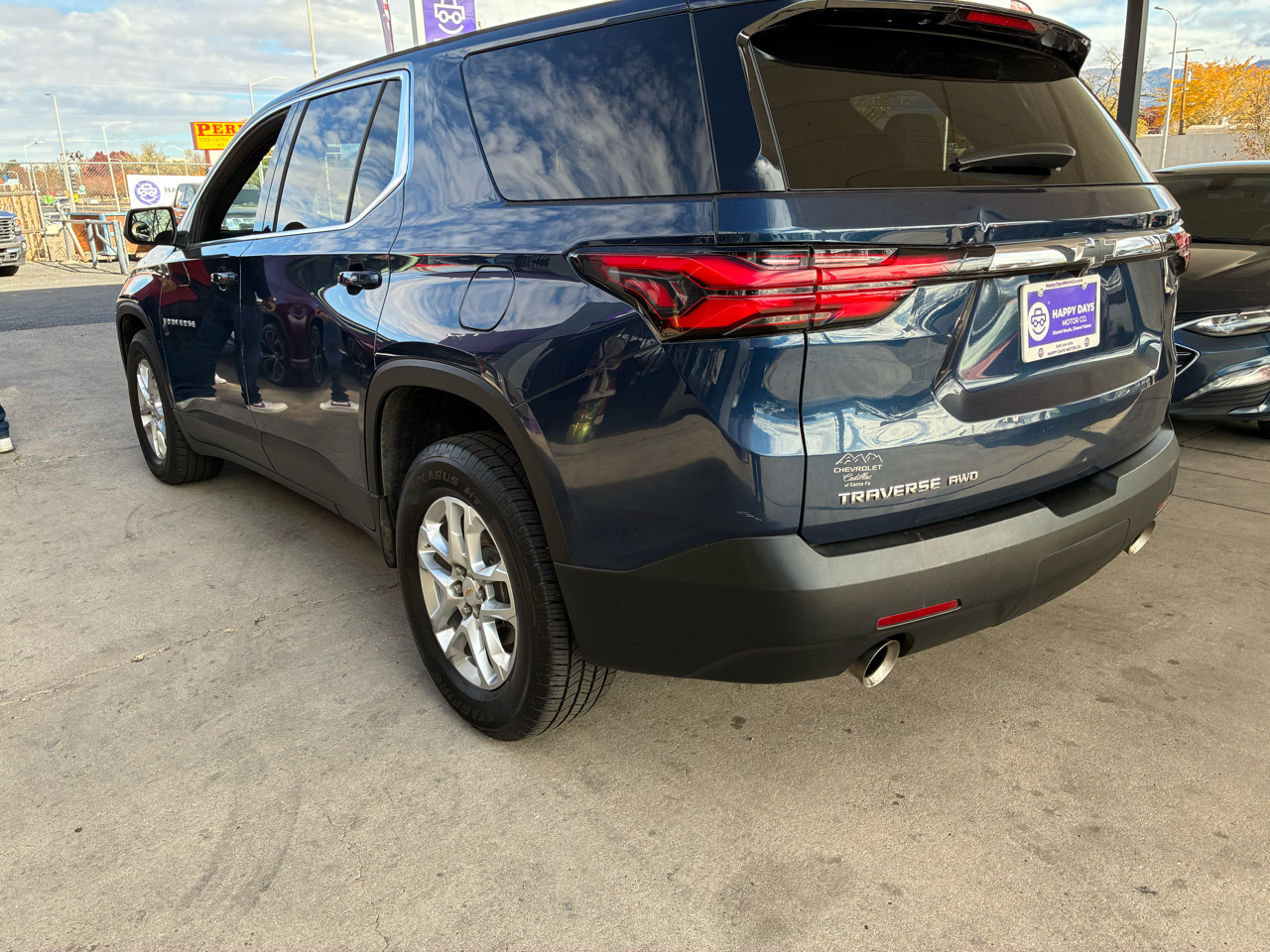 2022 Chevrolet Traverse LS photo 4