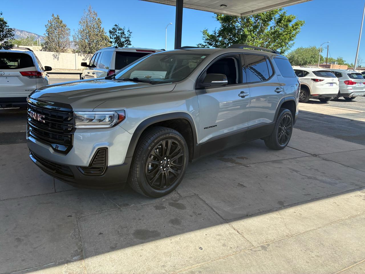 2023 GMC Acadia AWD SLE