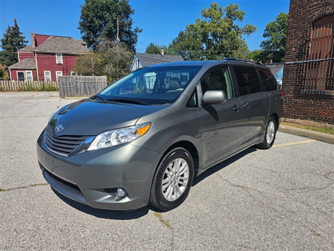 2012 Toyota Sienna XLE FWD 8-Passenger V6
