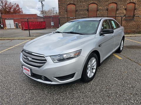 2015 Ford Taurus SE FWD