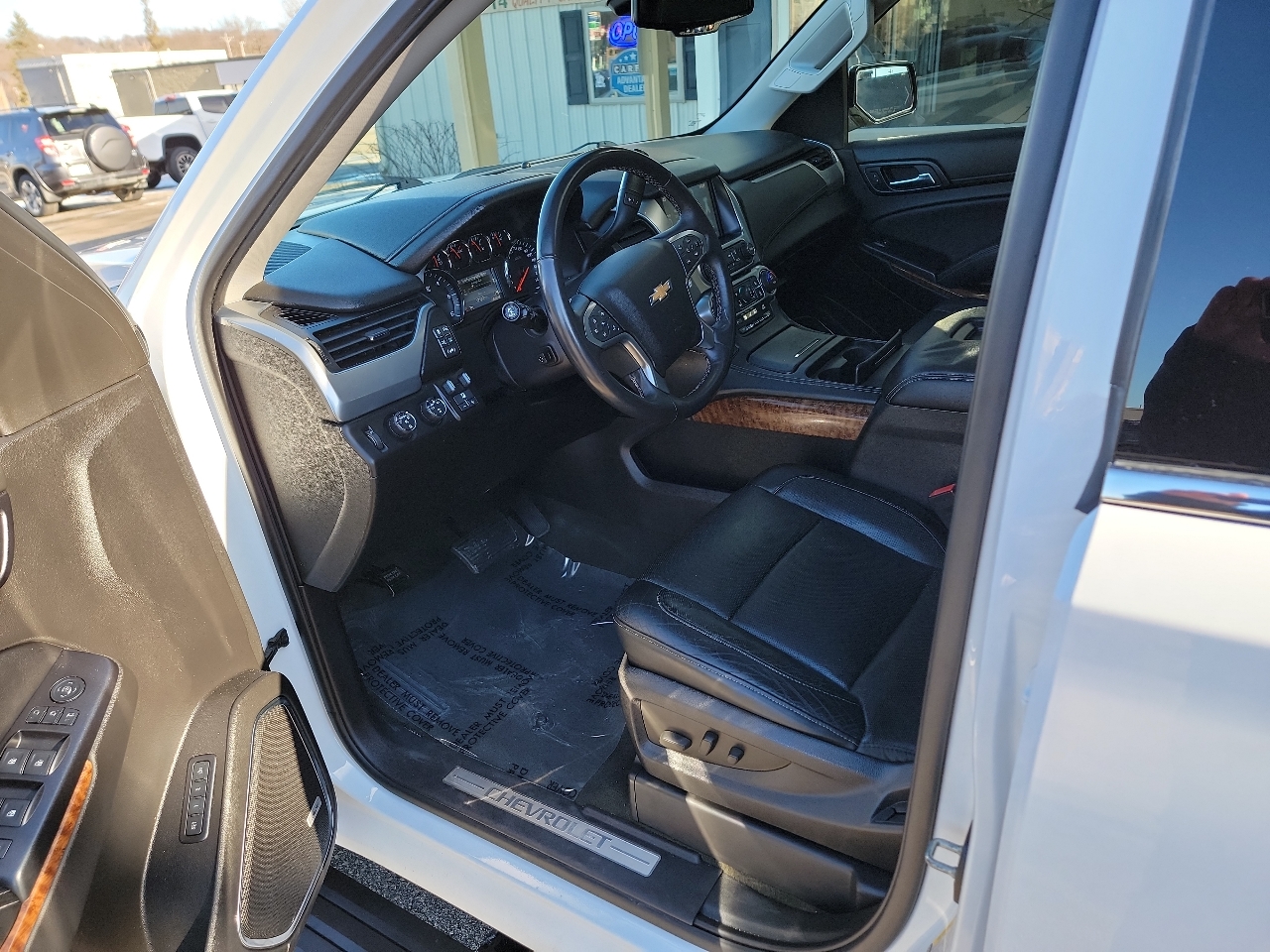 Chevrolet Suburban 4WD 4dr LTZ 2015