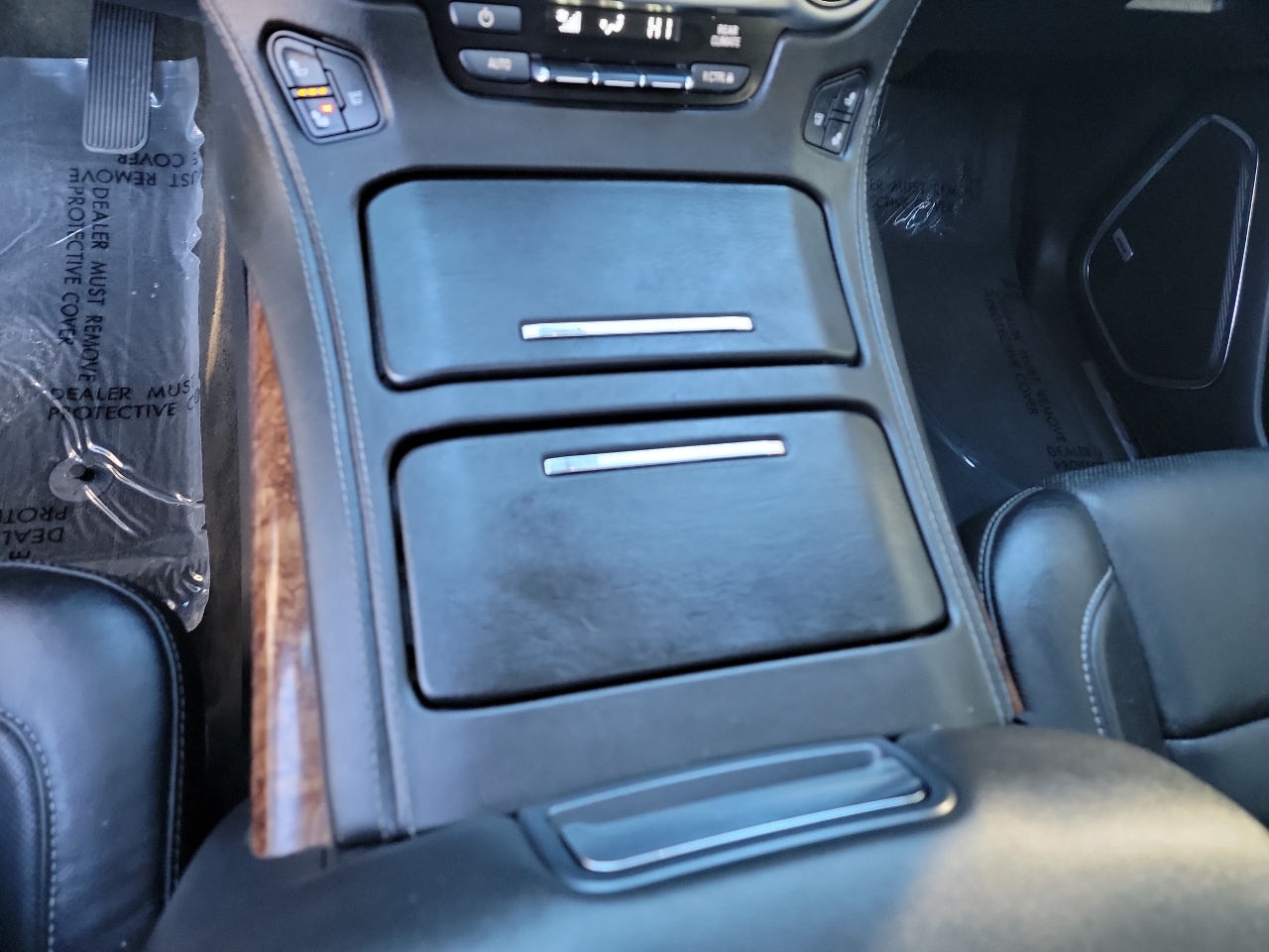 Chevrolet Suburban 4WD 4dr LTZ 2015