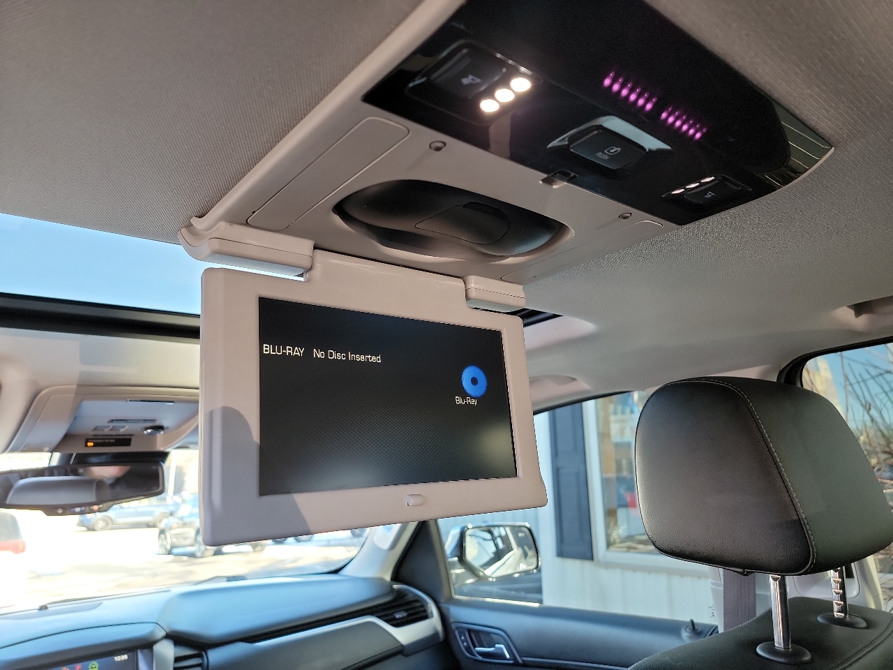 Chevrolet Suburban 4WD 4dr LTZ 2015