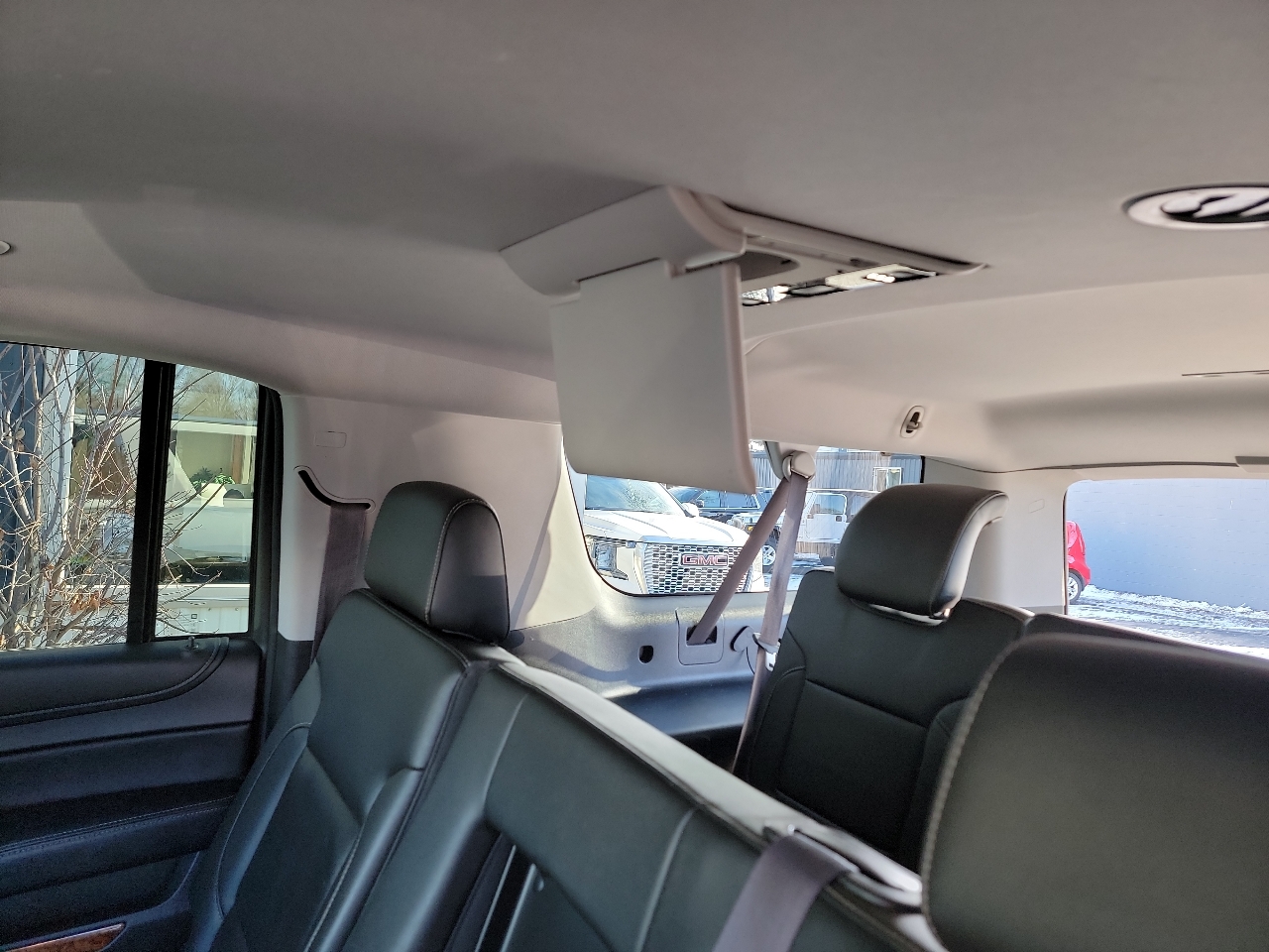 Chevrolet Suburban 4WD 4dr LTZ 2015